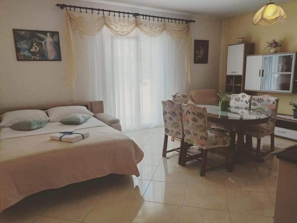 Lana Apartment บีโอกราดนาโมรู ภายนอก รูปภาพ